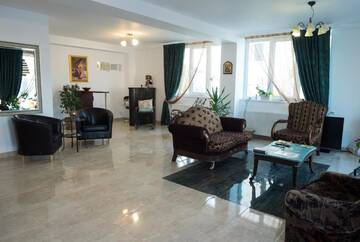 Фотографии Гостевой дом SIA Residence г. Отопень (Румыния) №1 Фото Гостевой дом SIA Residence г. Отопень 1