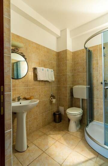 Фотографии Гостевой дом SIA Residence г. Отопень (Румыния) №3 Фото Гостевой дом SIA Residence г. Отопень 3