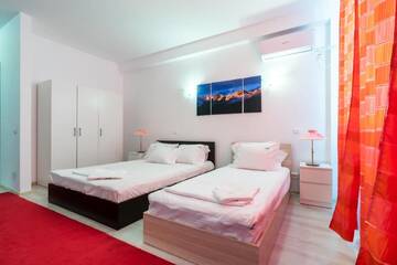 Фото номера Трехместный номер «Комфорт» Гостевой дом SIA Residence г. Отопень 15