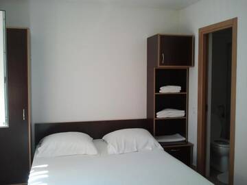 Фото номера Двухместный номер с 1 кроватью Мотели JR Motel г. Отопень 11