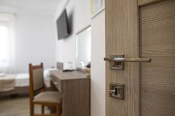 Фото номера Трехместный номер с собственной ванной комнатой Гостевой дом Airport House г. Отопень 7