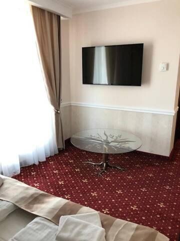 Фото номера Полулюкс Делюкс Отель Hotel Aviator Boutique г. Отопень 5
