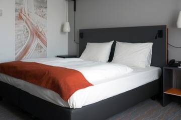 Фото номера Номер Easy Отель Vienna House Easy Airport Bucharest г. Отопень 7