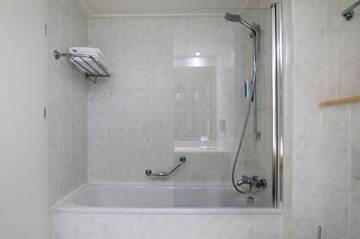 Фото номера Номер Easy Отель Vienna House Easy Airport Bucharest г. Отопень 6